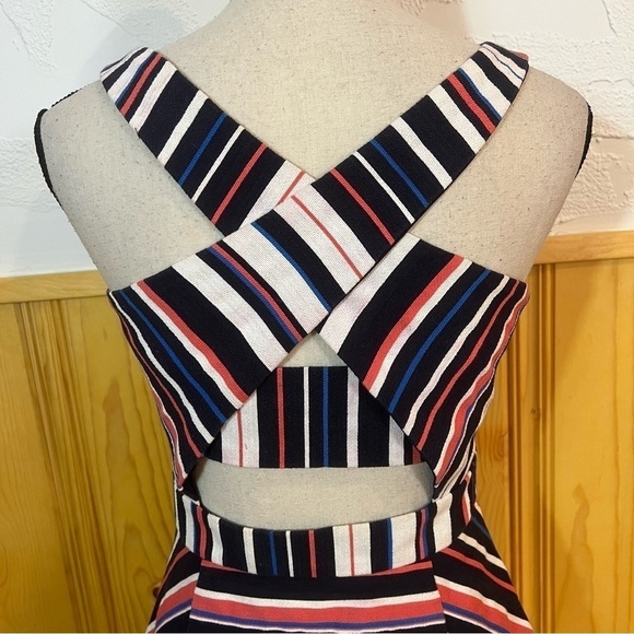Adelyn Rae Cut Out Striped Dress Sz-S - Picture 6 of 10